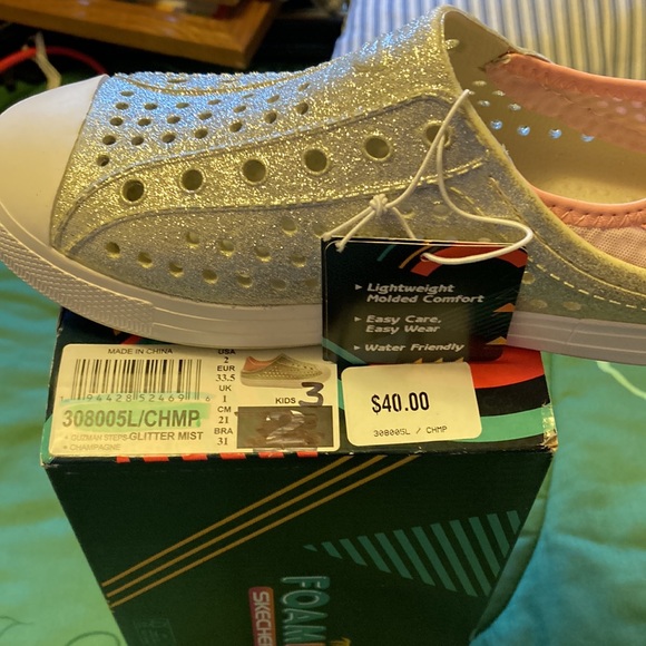 Kids size 3 foamy’s sketchers - Picture 4 of 5